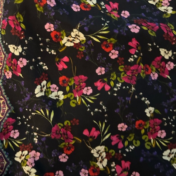 ALICE + OLIVIA 
Willa 70'S Floral-Print Silk Blouse - Multicoloured (T1) - Picture 9 of 11